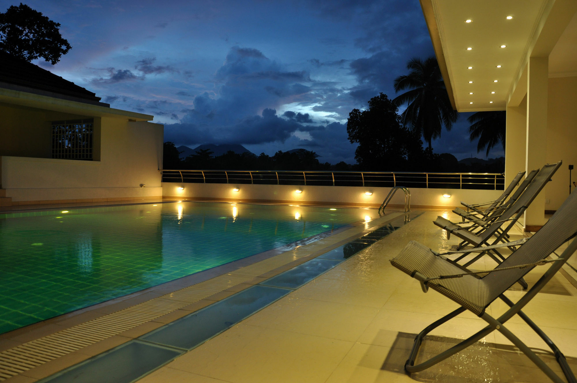 Serene Villa Ratnapura Zewnętrze zdjęcie